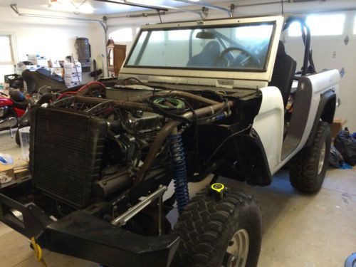1972 ford bronco, linked with coil-overs, 8 point cage