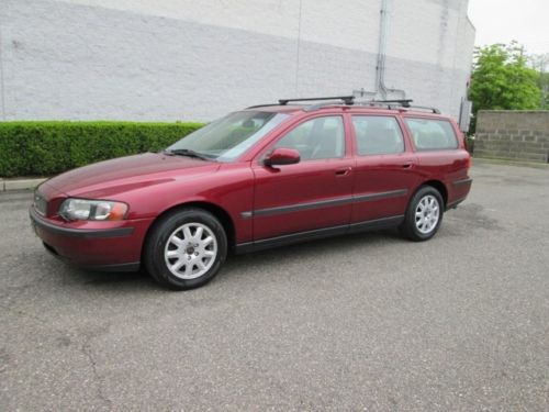 Volvo station wagon leather moonroof heated seats mint