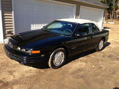 Nice looking 94  olds cutlass supreme convertable. only 67k miles every opption