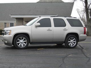 Super clean 2008 tahoe 2lt 2wd one of a kind low reserve custom 20 inch wheels