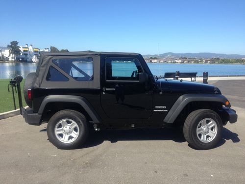 2012 jeep wrangler sport - must see - factory warranty - no reserve