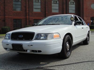 2006 ford crown vic police interceptor with 4.6 v8.  automatic with cold a/c.
