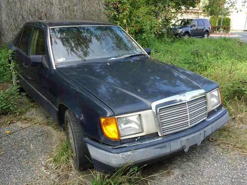 1990 e300,  very low reserve and many new parts read listing,.
