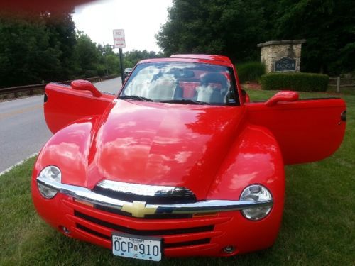 2006 chevrolet ssr 6.0l v8 dohc naturally aspirated  outstanding!