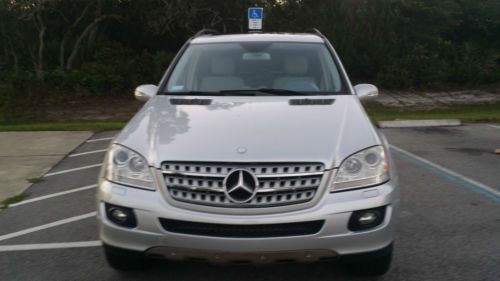 2008 mercedes benz ml350 4matic,62000 miles,one owner,clean car fax,like new