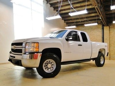 2007 duramax 6.6l diesel 4wd 2500hd, white, ext cab, 55k miles, well kept