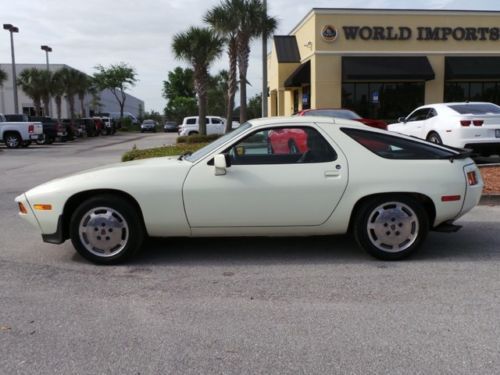 1984 porsche 928s - 5,950 miles - collector quality - 1 owner - like new