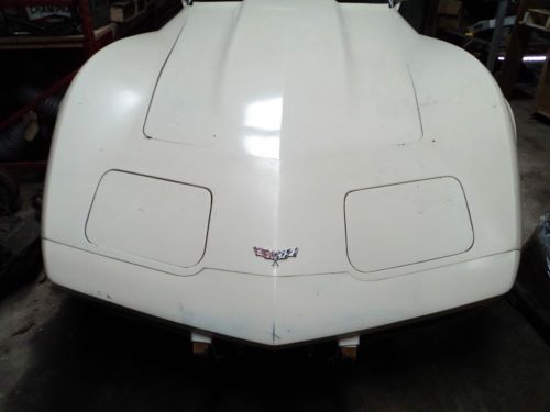 1979 chevrolet corvette builder or parts car, t tops, nice body and frame title