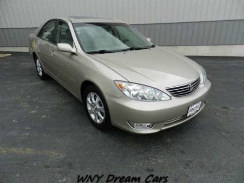 2005 toyota camry xle ** v6 - leather - alloy wheels - sunroof - only 24k **