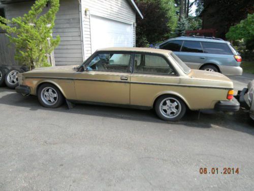1982 volvo 242 turbo, gold leather automatic sedan, sunroof, gas, private seller