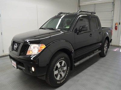 Pro-4x crew cab nissan certified auto/lthr/roof , financing  available save $$$$