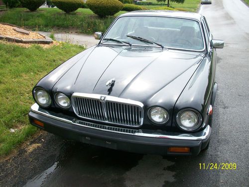 1985 jaguar xj6 base sedan 4-door 4.2l  **82k miles**   look!! not vanden plas