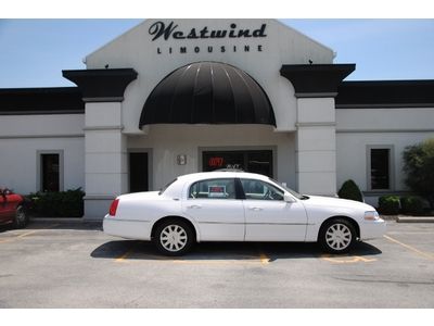 Lincoln, town car, sedan, 2010, white, 4 door,  excellent condition, limo,