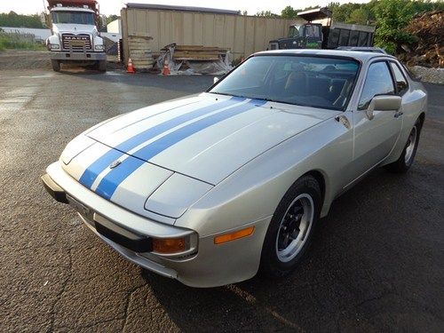 1983 porsche 944 5 speed manual very clean very low miles no reserve