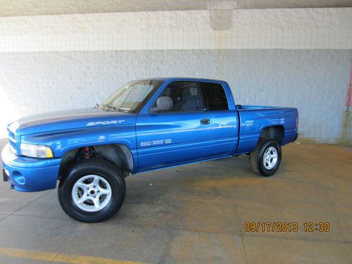 2001 dodge ram 1500 sport extended cab pickup 4-door 5.9l with off road package