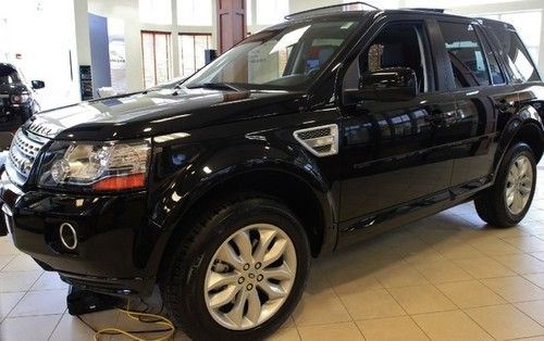 2013 lr2 awd climate comfort package - showroom new condition - make an offer