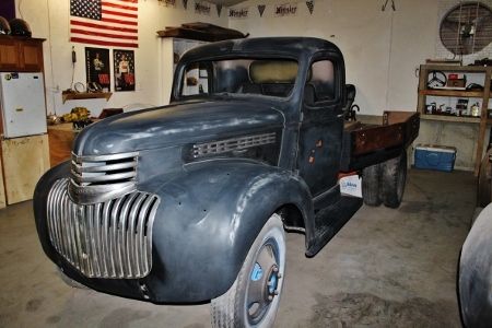 1946 chevy truck 1.5 ton, custom bed, seats, new paint 383 motor, transmission
