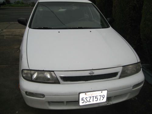 1993 nissan altima gxe sedan 4-door 2.4l