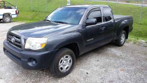2009 toyota tacoma 2 door extended cab low miles l@@k 4300 miles is all gray