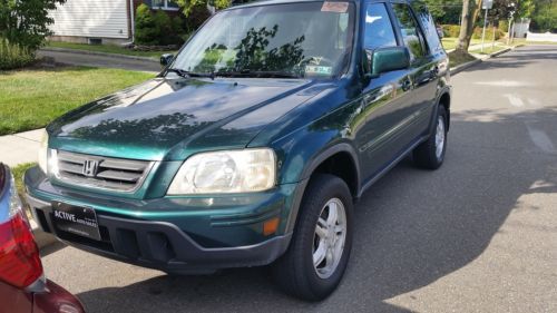2001 green honda cr-v 4 wheel drive! leather interior very clean! must see!