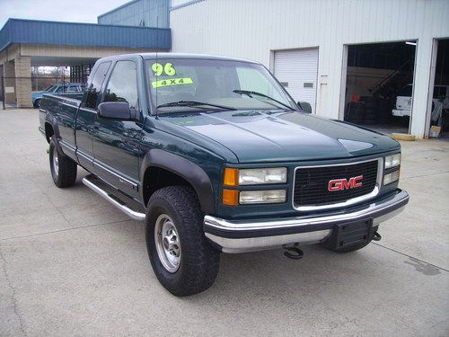 1996 gmc/chevy 2500 slt 5.7 liter v8 4x4 only 192k miles automatic very reliable