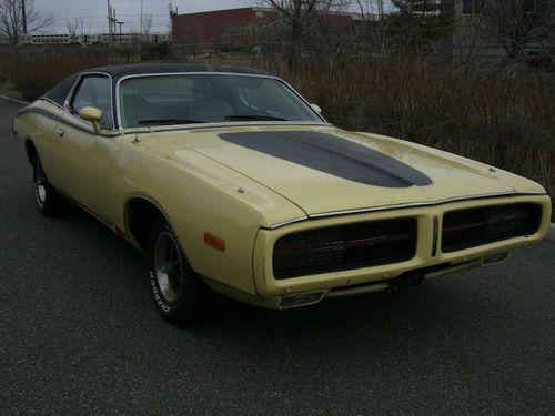 1972 dodge charger hardtop se 400,air condition,number matching, need resto,auto