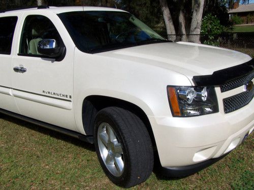 2008 chevy avalanche ltz - private owner - loaded - 27k