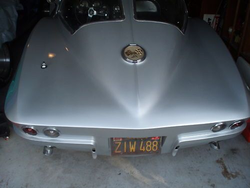 1963 corvette    split window coupe