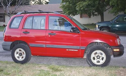 Red 2000 chevy tracker automatic 4x4 suv 4 cylinder