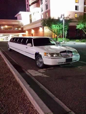2000 lincoln town car limo 180&#034;!!5 door!! clean and ready to work!
