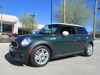 2011 green 6-speed manual miles:12k sunroof one owner