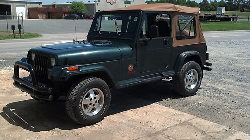 1993 jeep wrangler sahara   only 44k miles!!  with hard and soft top