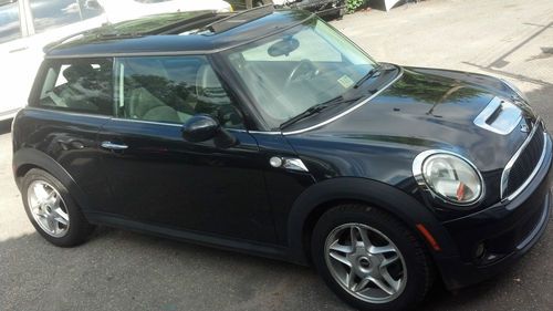 2008 mini cooper s. new tires, 6-speed manual. only 75xxx miles