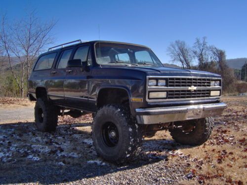 1990 chevy suburban 4x4, 350ci v-8, 38x15.50x16 super swampers, lifted, off road