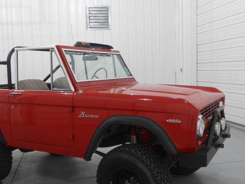 Ford bronco, 1969, full hard top, truck cab, and brand new full soft top