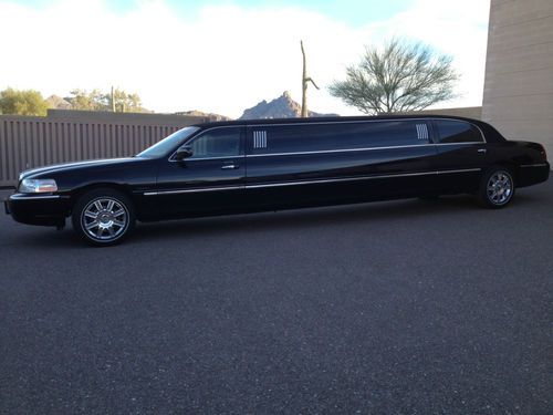 2007 lincoln town car 10 passenger 5 door limo