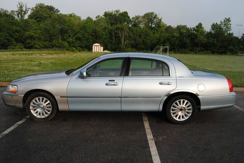 2005 lincoln town car signature with 120k miles - needs some body parts &amp; paint