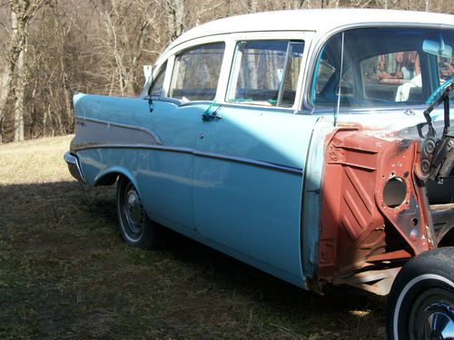 1957 chevy parts car (clear title)