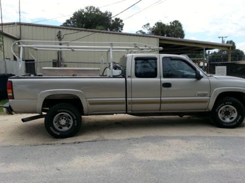 Chevy 2500hd ls extended cab diesel (long bed)