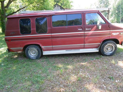 1983 chevy g20 custom van runs and drives great 112000 miles body is straight