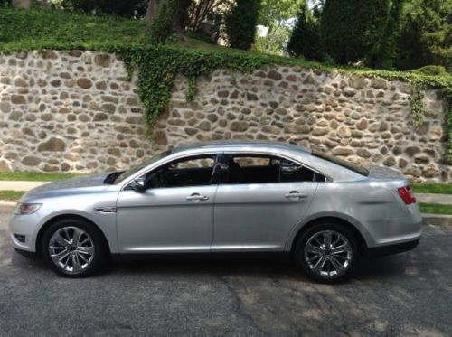 2011 ford taurus. limited. loaded. ignot silver. runs excellent.
