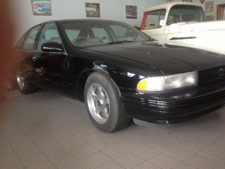 1996 chevrolet impala ss w/lt1 engine. needs nothing!