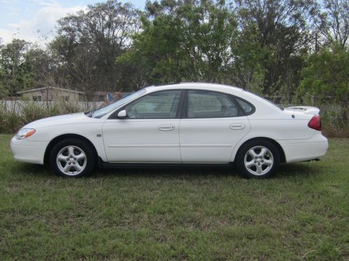 White 2003 ford taurus, leather, sunroof