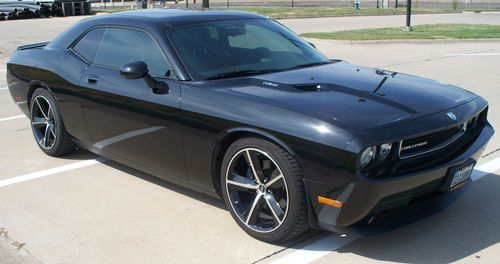 5.7 l hemi v8 auto, 2dr, blk coupe, blk int, htd seas, all safety options