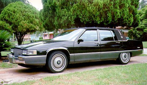 1989 cadillac fleetwood classic base sedan 4-door 4.5l, black and gray,