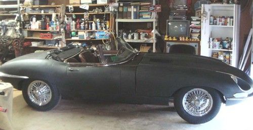 1968 xke series 1 1/2 convertible no rust!