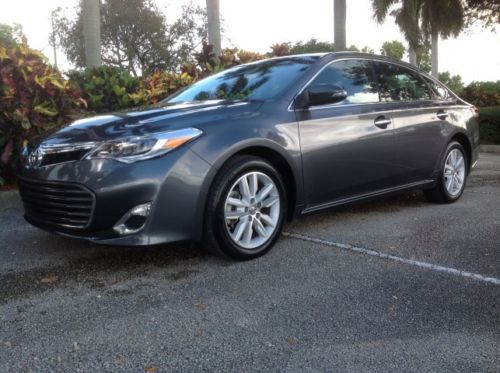 Toyota avalon xle - only 21k miles - florida car- we finance only $299 month