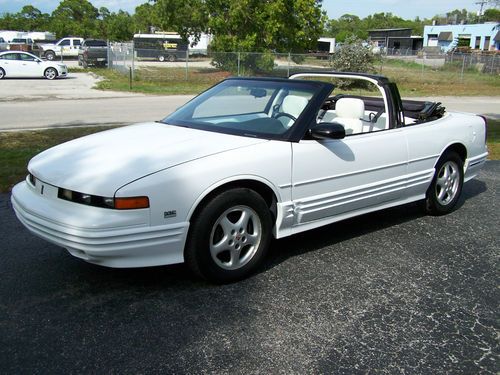 1995 cutlass surpreme convertible,  triple white