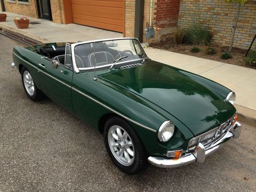 1966 mgb roadster overdrive! restored!  extremely hard to find like this!