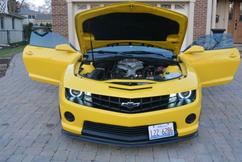 Stunning camaro 2010. 18k miles! pristine. zl1 wheels! meticulously maintained!!